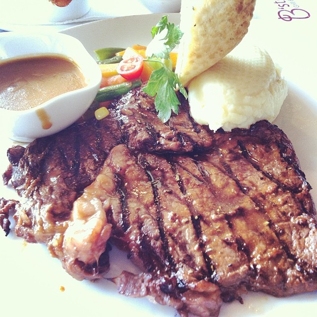 oh it's the weekend already? #steak #saturday