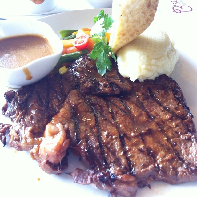 this steak frm @bsteak_grill has served it's purpose well. :D *yuMz.. nvr failed to make my weekend brunch worth the calories #bsteak #ilovebsteak #repost