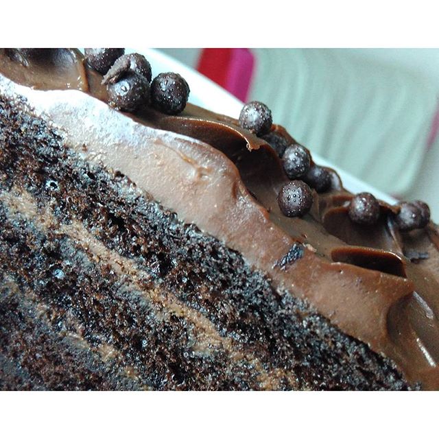 New Dark choc #cake frm Indon #Starbucks, I try first n let u know if its nice or not, ok? ;) #bracesfood