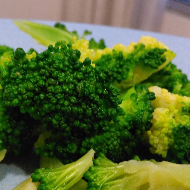 So I wanted something crispy for dinner.. #broccolirocks