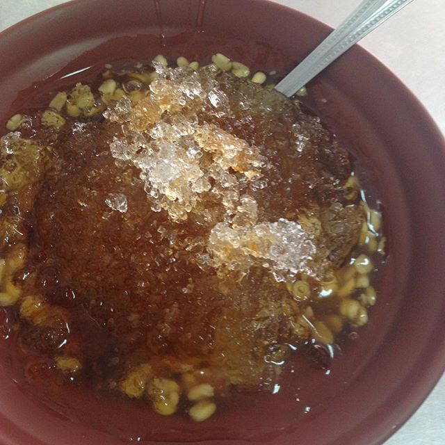 supposed to be their local unique cuisine, hmm... it's tau suan + dried longan w crushed ice it seems..