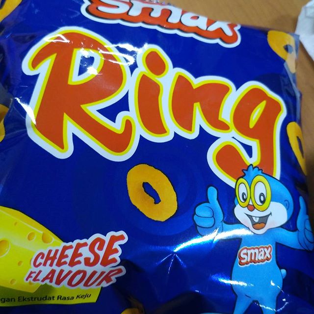 My sad alternative to Super Ring, Cheezels.. :(