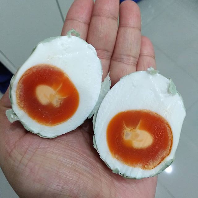 Ultraman! :D (it's almost-perfect salted egg, actually)